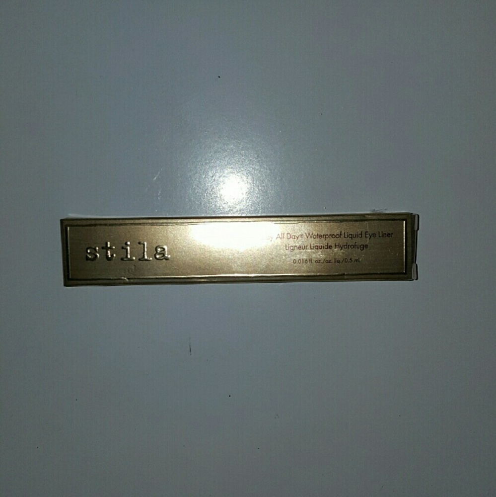Stila stay all day waterproof liquid eyeliner