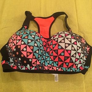 Incredible by Victoria's Secret sport bra 38D 🌻