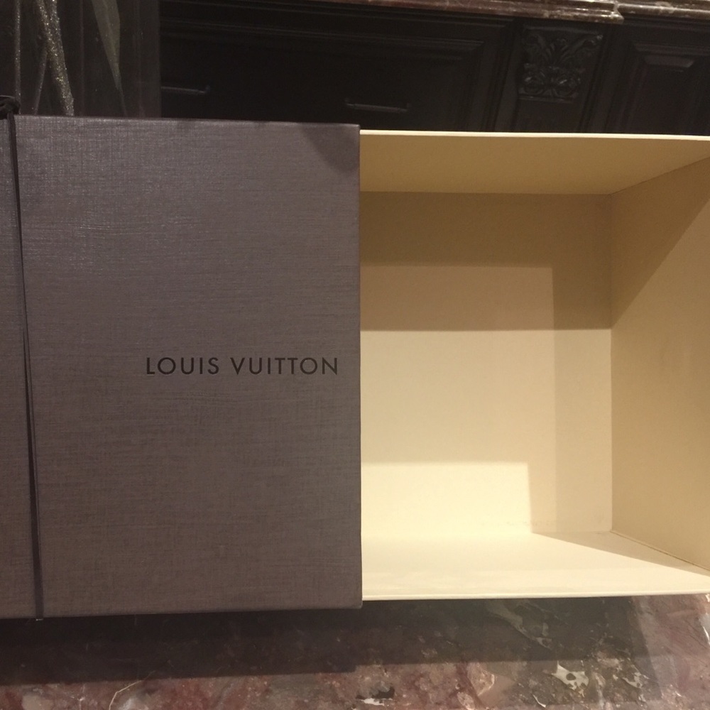 Louis Vuitton Box - Picture 2 of 4
