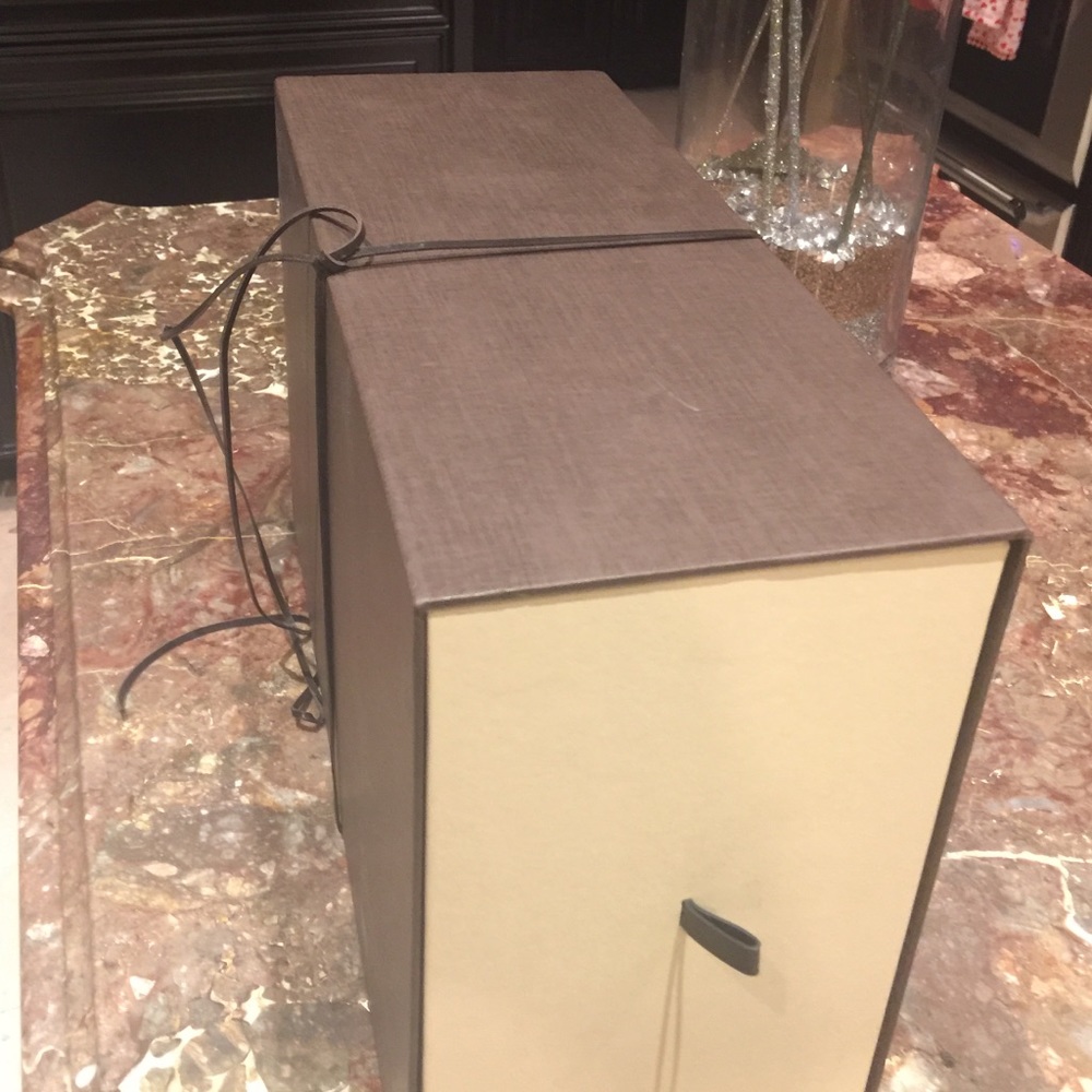 Louis Vuitton Box - Picture 4 of 4