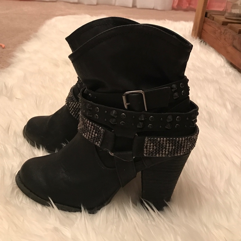 Not Rated black boots