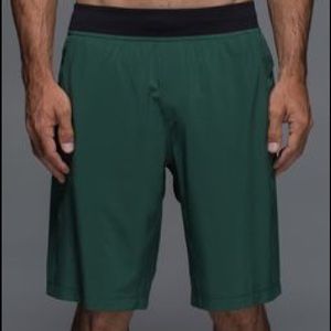 Lululemon Assert Green Short XL - Worn ONCE! 11"