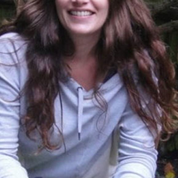 Meet your Posher, Tabitha - Picture 1 of 1