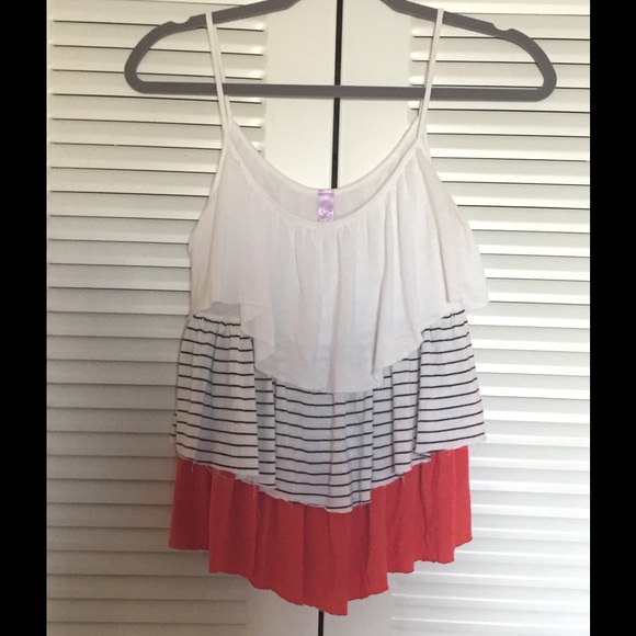 Francesca's Collections | Layered tank top - Picture 1 of 2