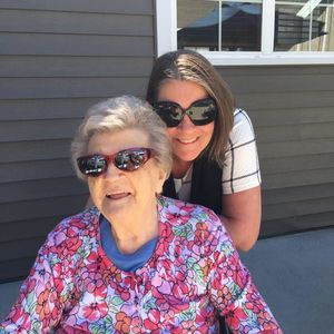 Meet your Posher, Estelle