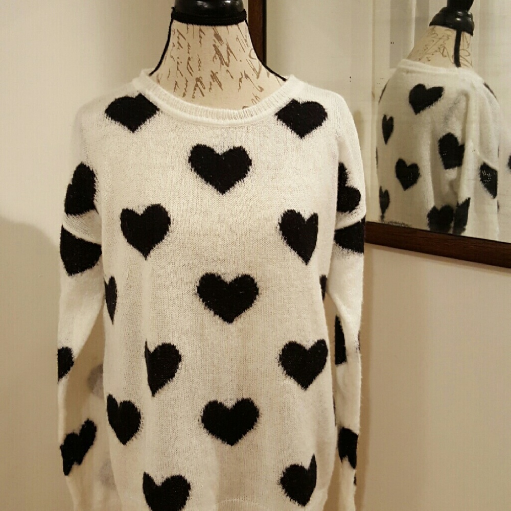 Forever 21 heart sweater