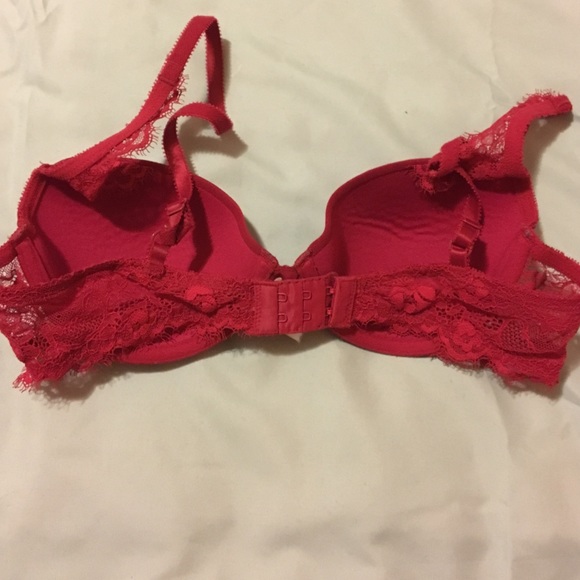 Red Lace Bra - Picture 2 of 3