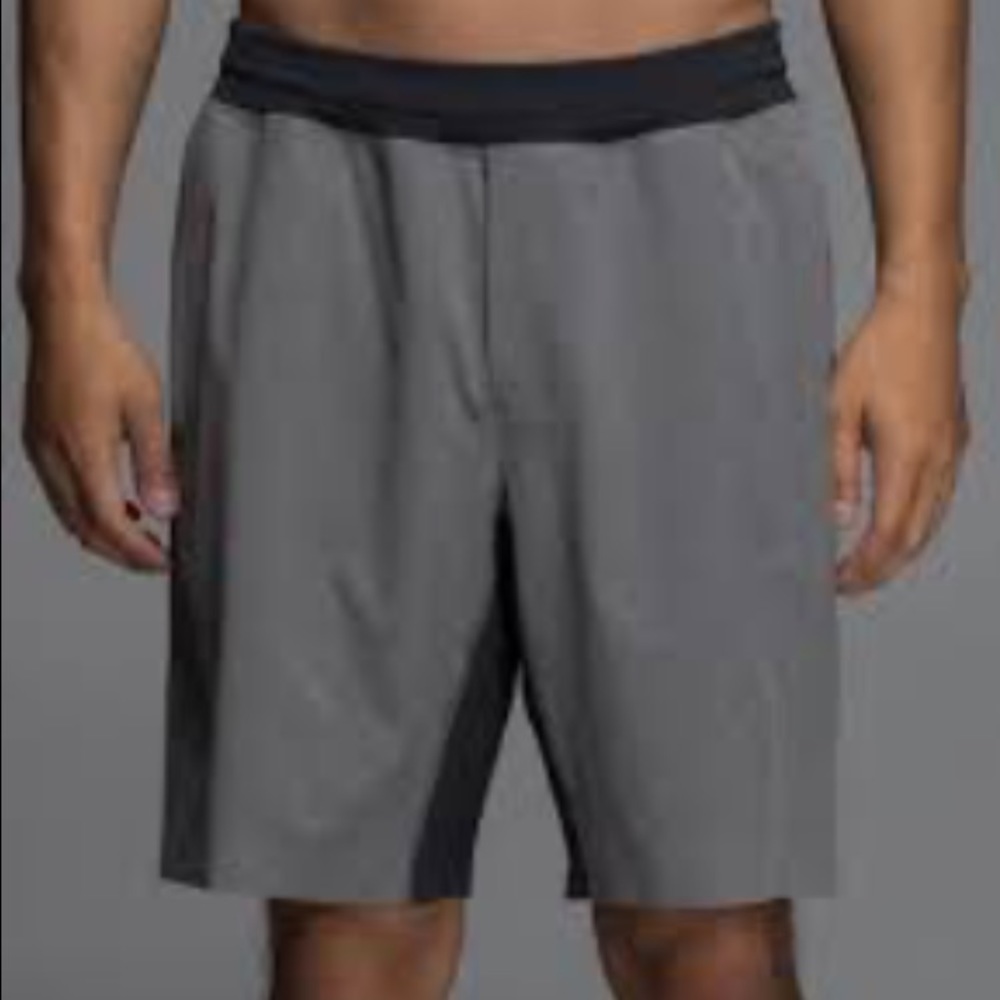 Lululemon Assert Grey Short XL - Worn ONCE! 11"