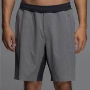 Lululemon Assert Grey Short XL - Worn ONCE! 11"