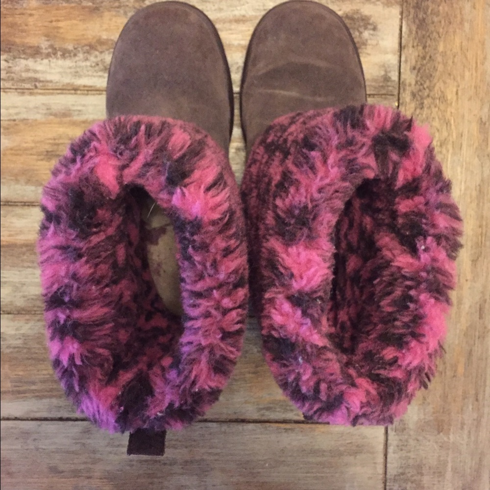 UGG - Picture 3 of 4
