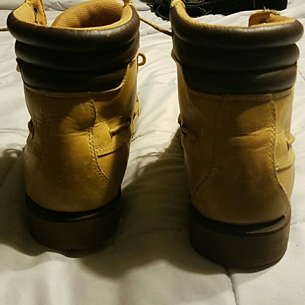 Boots - Picture 4 of 4