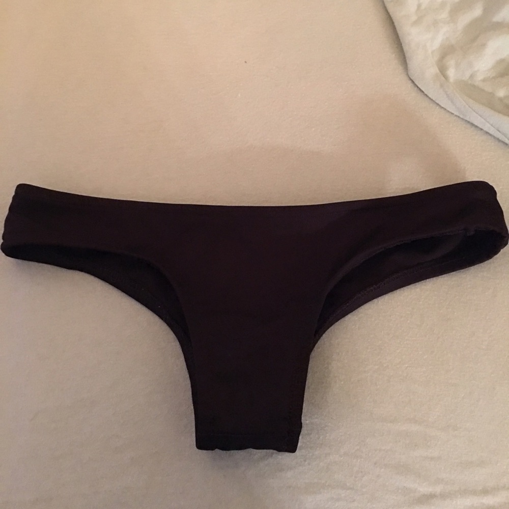 Black bikini bottoms