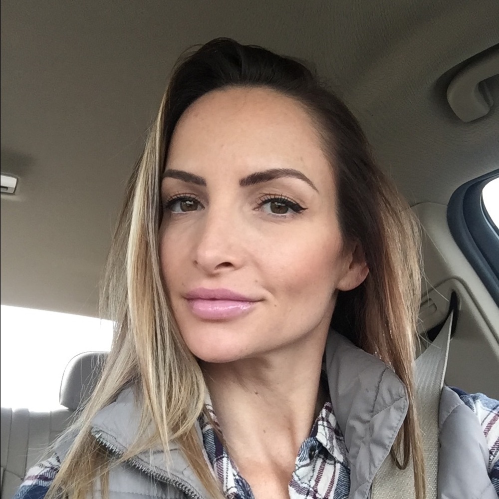 Meet your Posher, Nicole