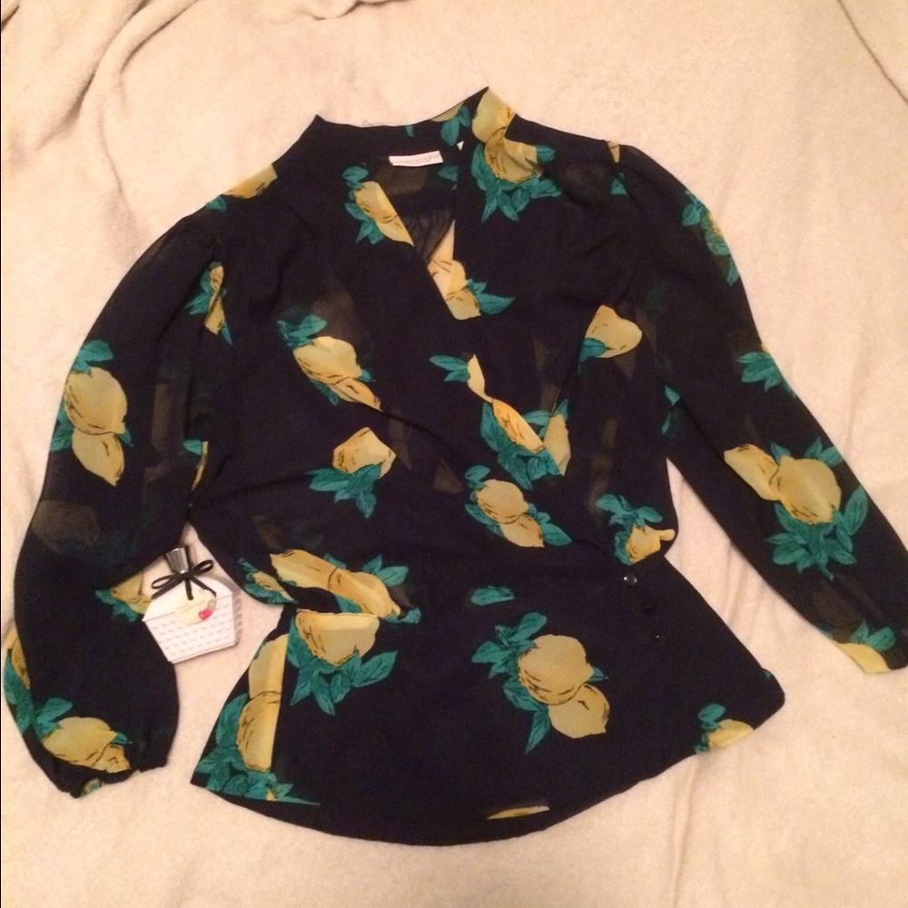 Lemon 🍋 Print Sheer Wrap Top