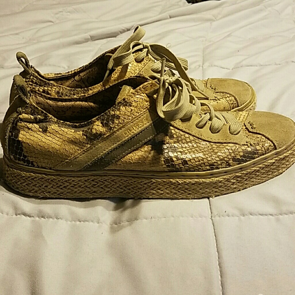 Shoes - Picture 2 of 3