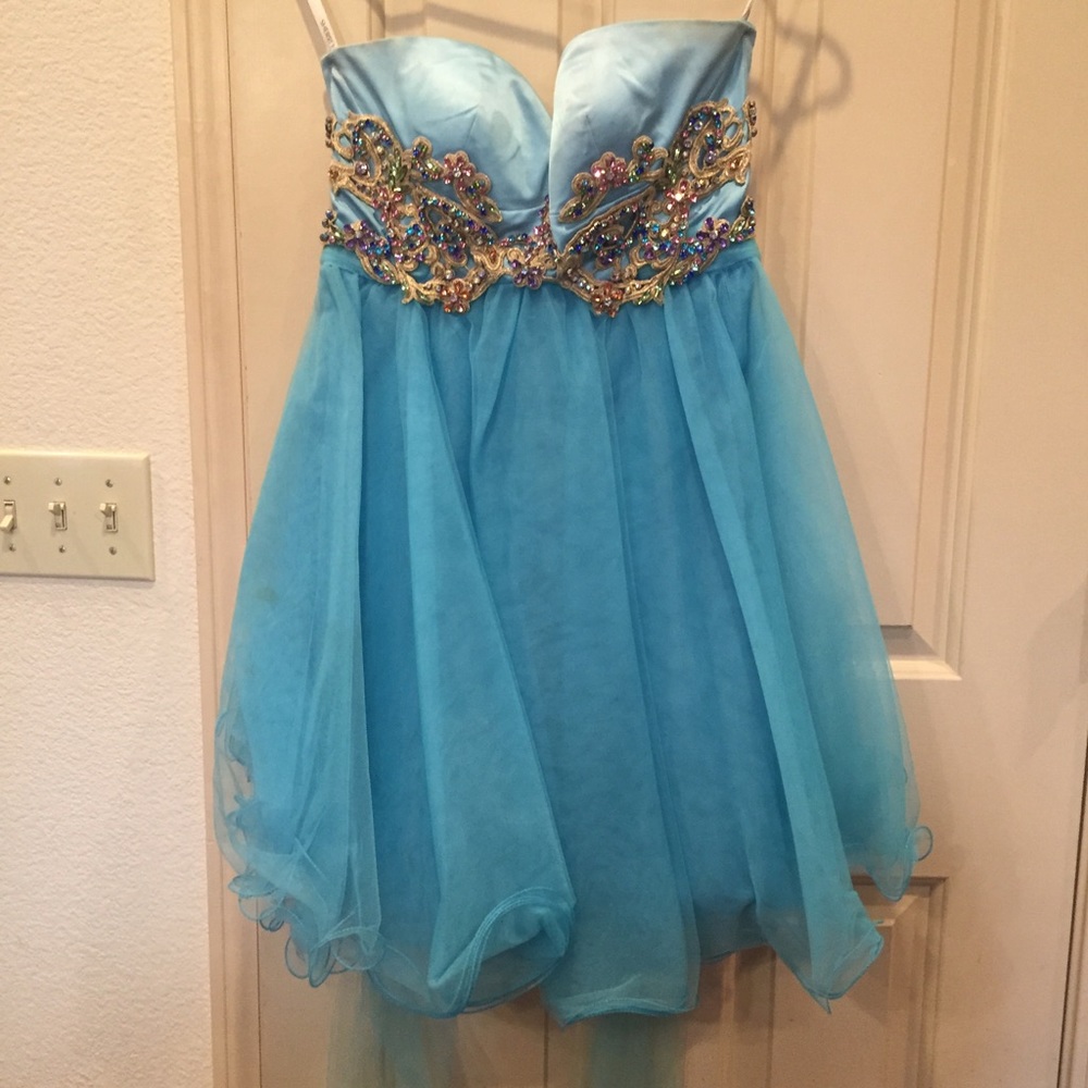 Stunning Sherri Hill short prom dress size 4