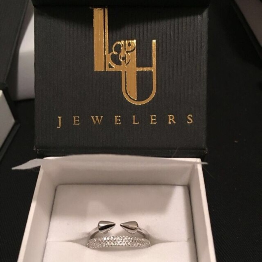 Arrow Ring