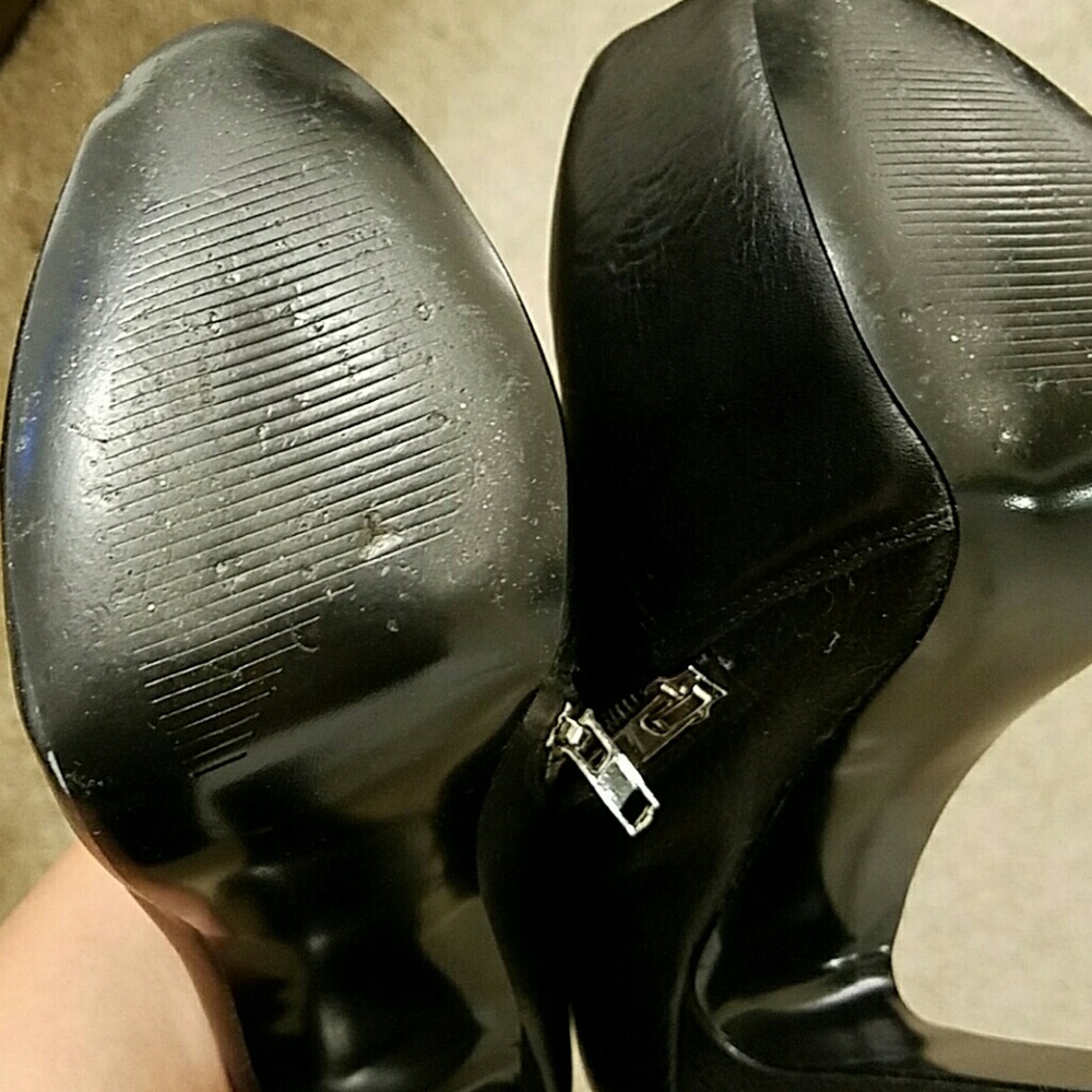 Shoes - Picture 3 of 4