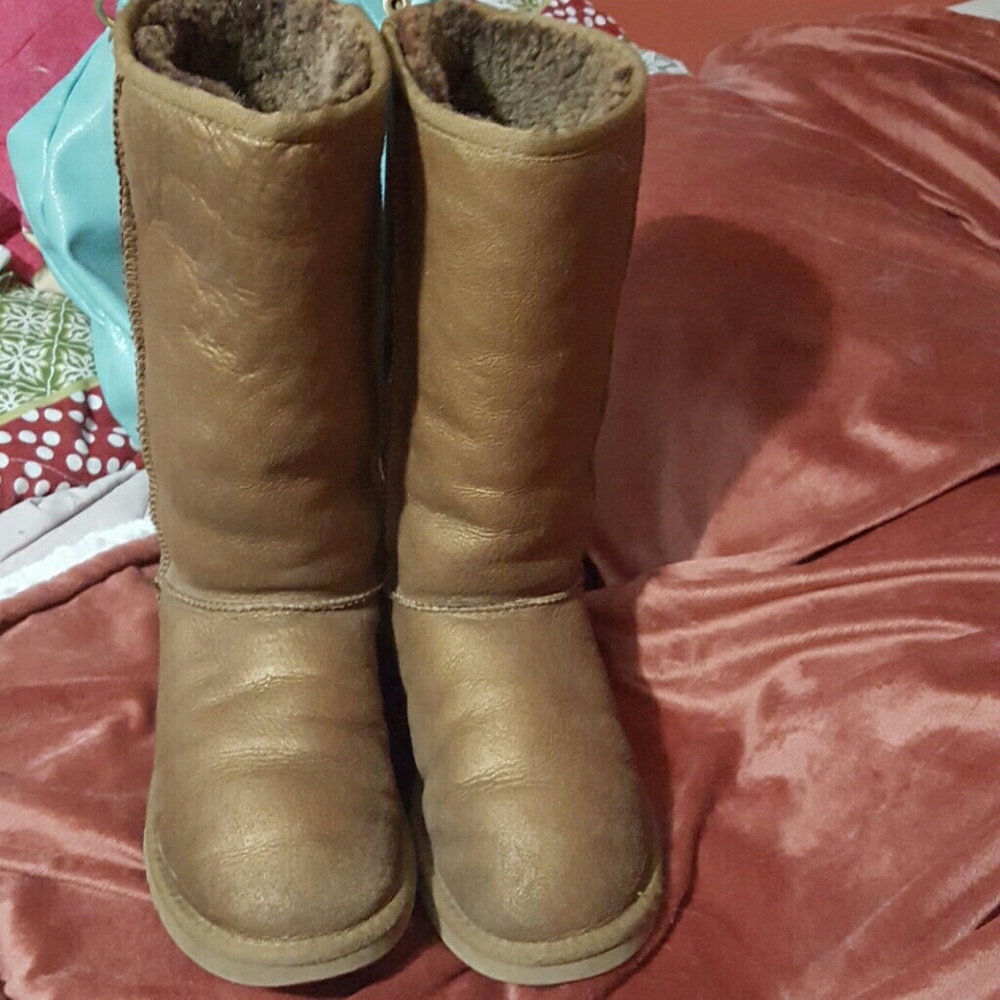UGG BOOTS