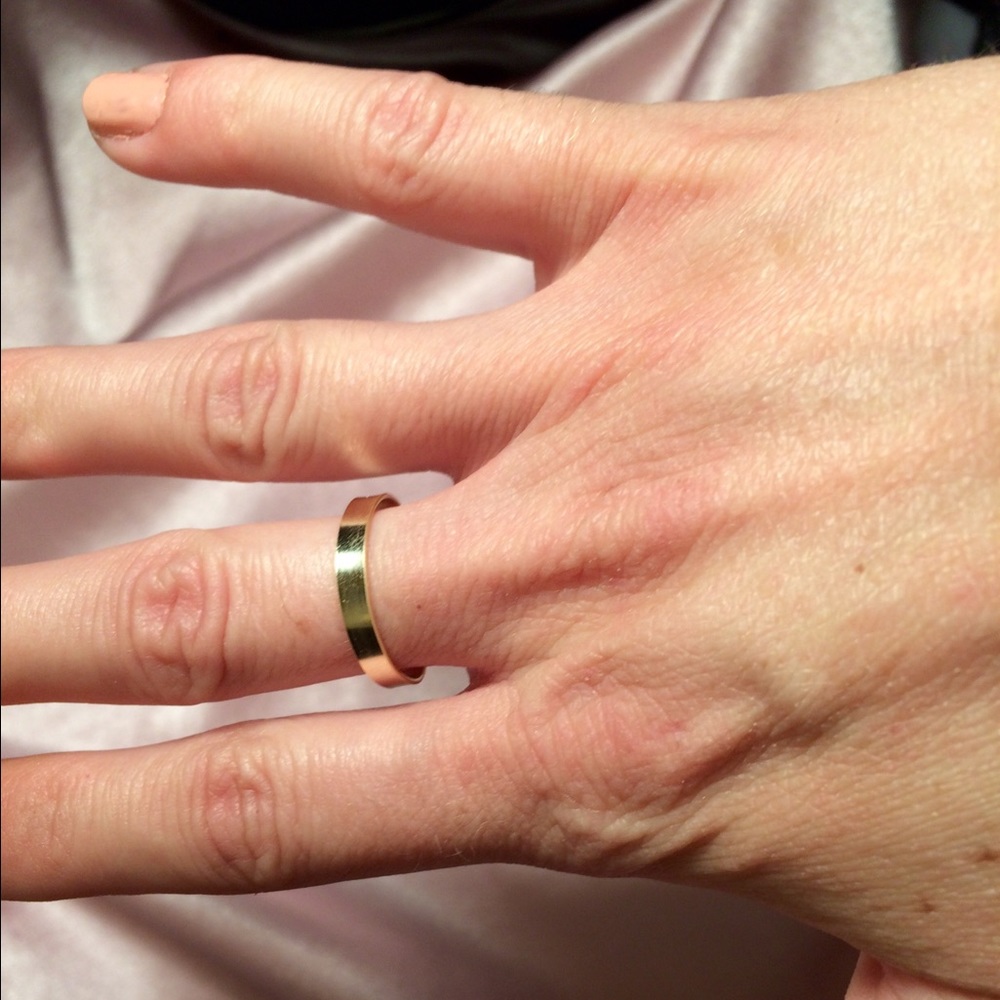 🔴BOGO Gold color ring band.