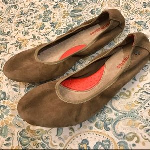 Hush puppies Flats