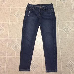 White House Black Market Girlfriend Jeans Size 4
