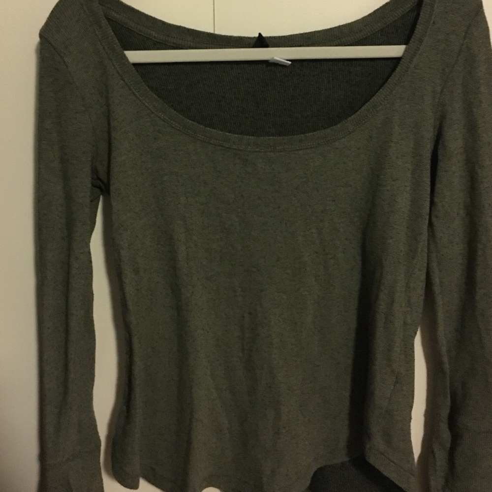 Long Sleeve Green Scoop Neck Shirt - size small