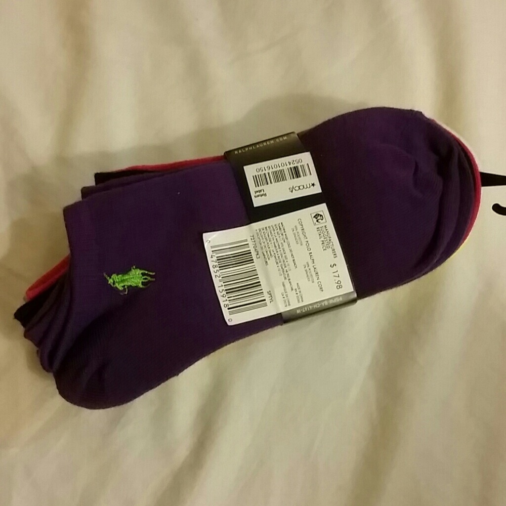 6 pairs of socks