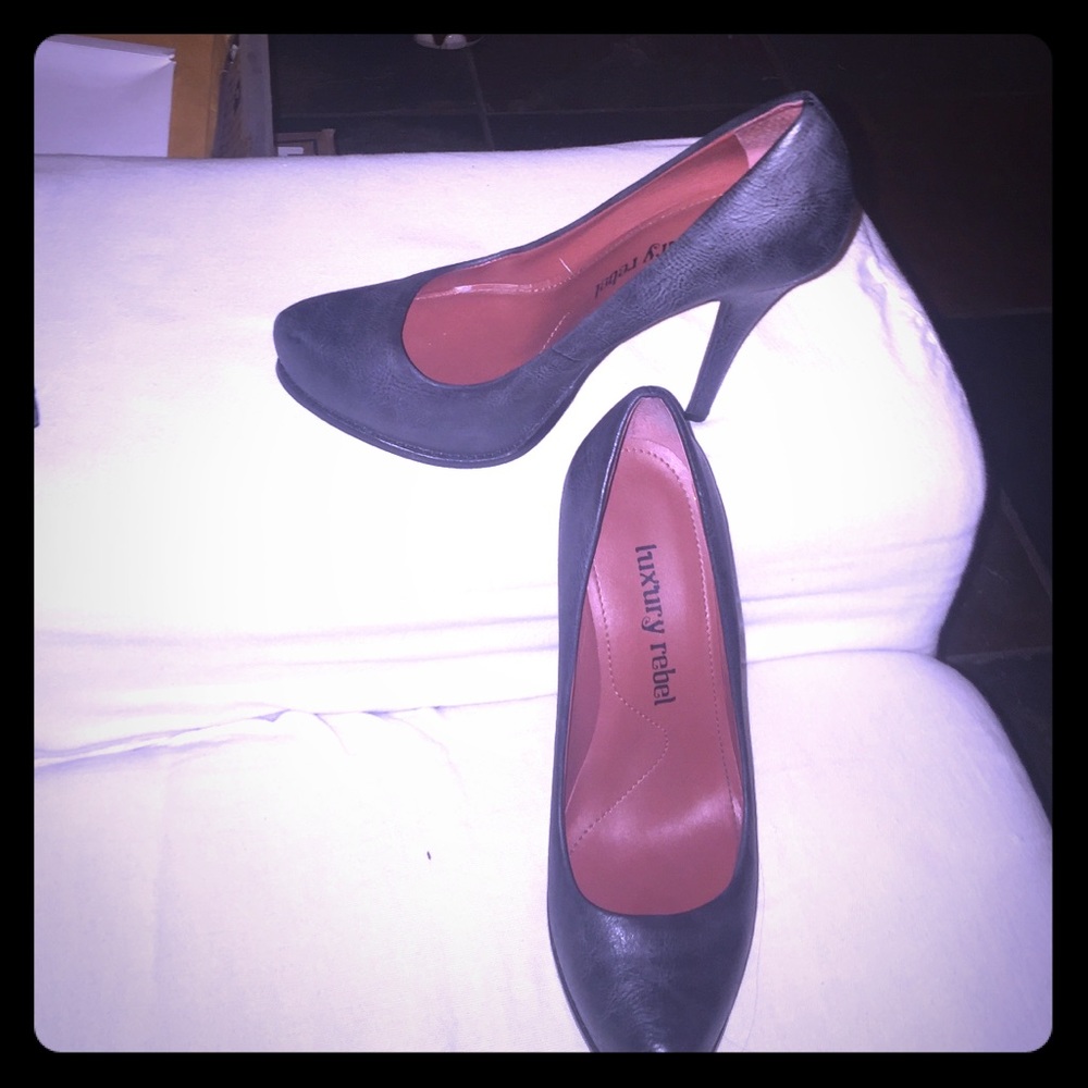 Luxury Rebel size 71/2