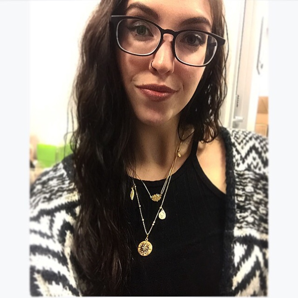 Meet your Posher, Abigail