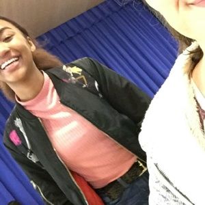 Meet your Posher, Malika