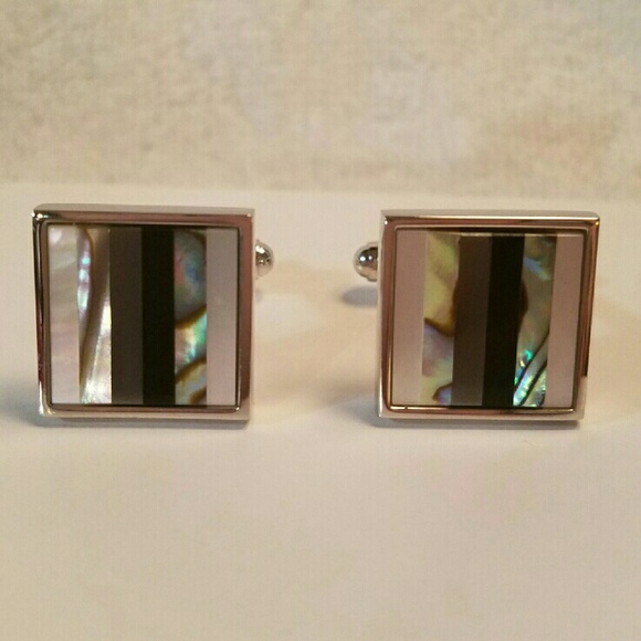 14K Gold Round Onyx & Mother of Pearl Cufflinks | The Lanam Shop Mother of pearl,onyx and copper cufflinks