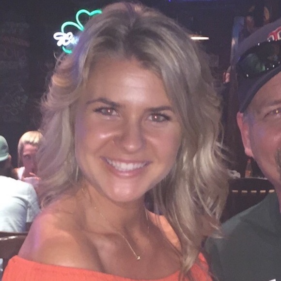 Meet your Posher, Allison - Picture 2 of 2