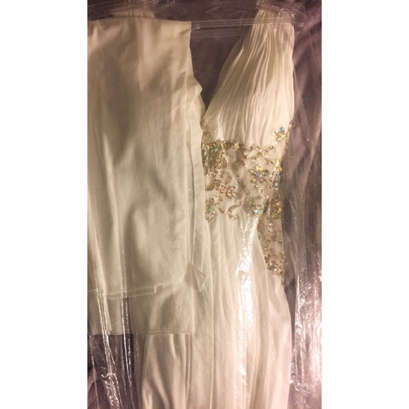 Long chiffon Greek dress - Picture 3 of 4