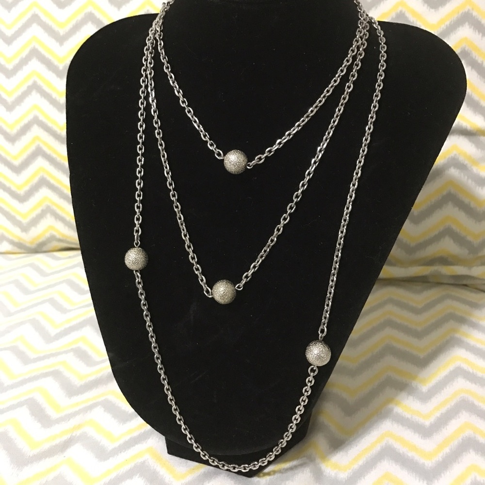 Monet chain with silver ball