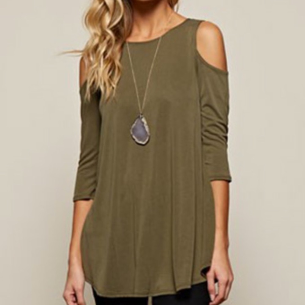 ❤️Renee Cold Shoulder Top in Olive