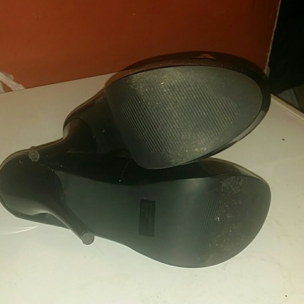 Shoes - Picture 3 of 3
