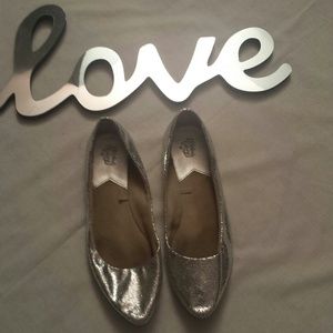 Silver Metallic pointed toe flat shoes