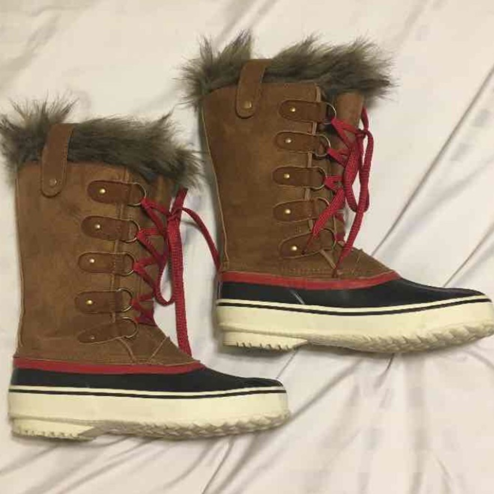 Faux fur duck boots