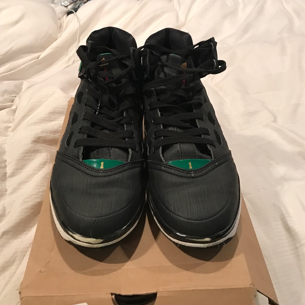 Derrick rose basketball shoe size 8.5