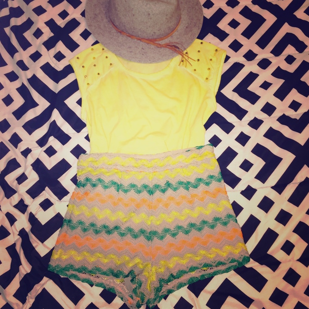 ✨Forever 21 Crochet Chevron High Waisted Shorts