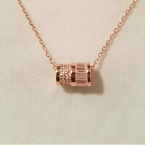 Cubic zirconia and sterling silver 0.5" necklace - Picture 1 of 2