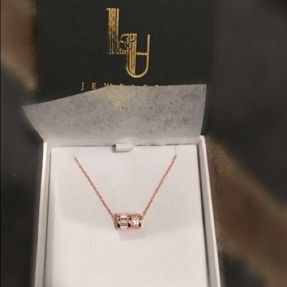 Cubic zirconia and sterling silver 0.5" necklace - Picture 2 of 2