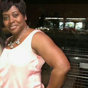 Meet your Posher, Charlotte