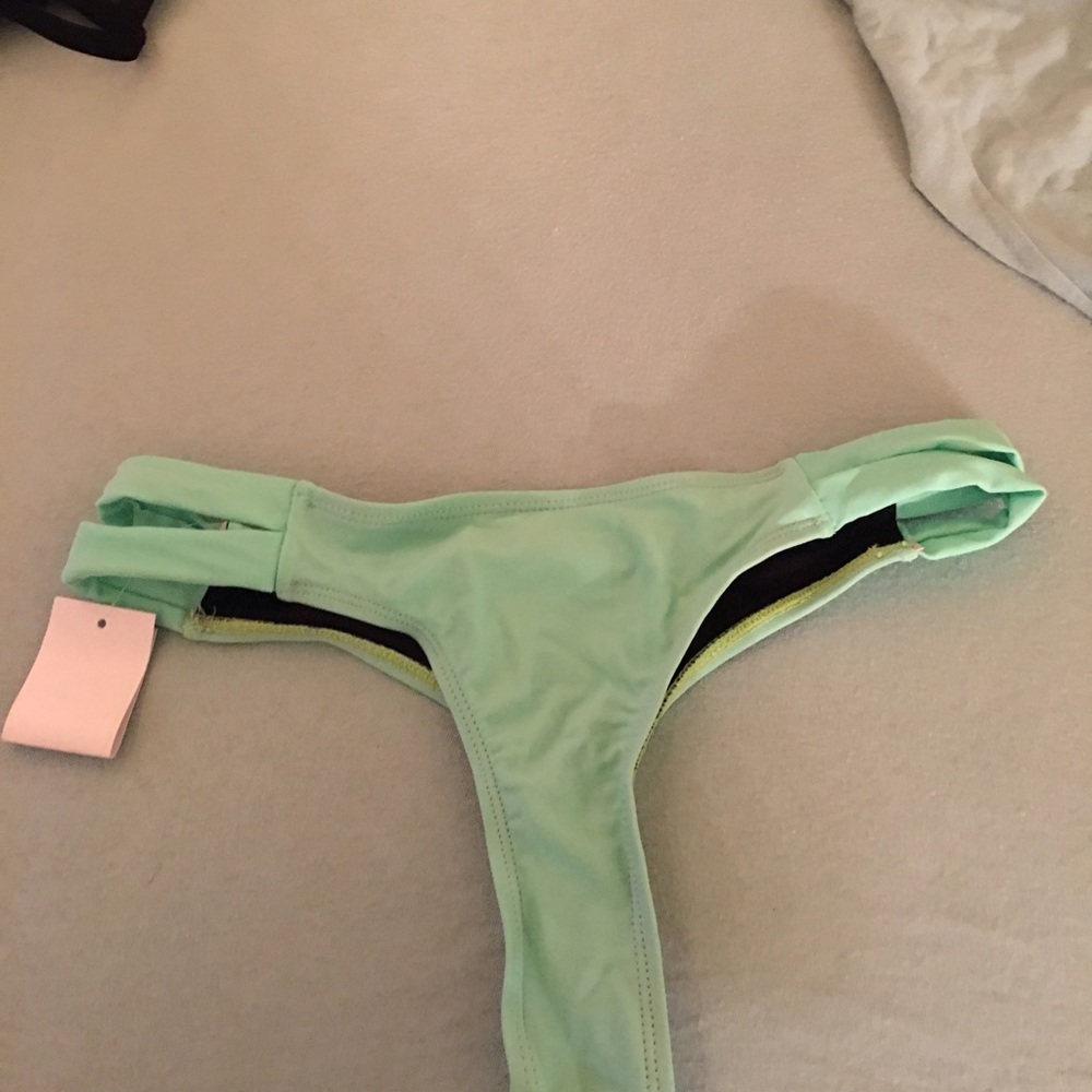 Thong bikini bottoms