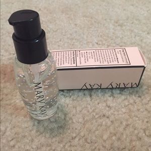 Final Price! BRAND NEW Mary Kay Night Solution!