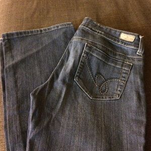 Refuge boot cut jeans size 9 in juniors.