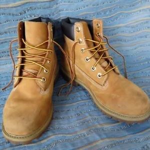 Timberland boots men's/boys size 6, women's size 8