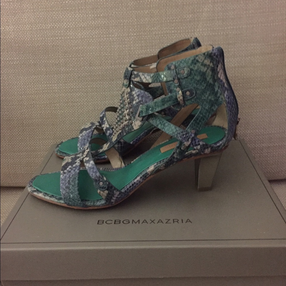 Shoes - Picture 2 of 4