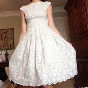 Jones New York taupe/cream eyelet dress